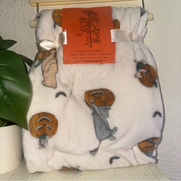 Disney Classic Winnie The Pooh Halloween Baby Blanket Eeyore Piglet New Pumpkin - Picture 8 of 11